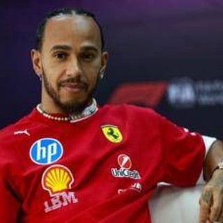 Hamilton compra casa a Milano: dove vivrà e quanto ha pagato il pilota Ferrari