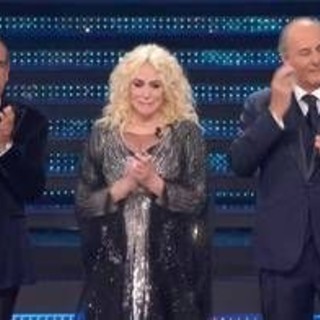 Sanremo 2025, il tributo a Frizzi: Clerici e Scotti in lacrime