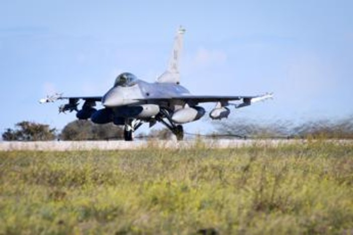 Ucraina, i primi F-16 entro l'estate: &quot;Russia dovrà cambiare tattiche&quot;