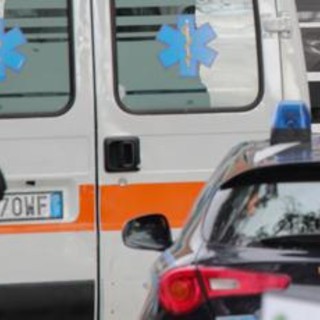Tragedia a Rimini, donna si getta dal 5 piano con il figlio in braccio: morti sul colpo