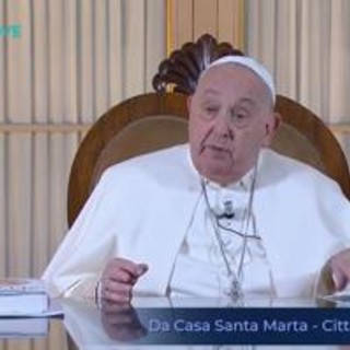 Papa Francesco: &quot;Italia non fa figli, faccia entrare migranti&quot;