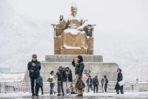 Storica nevicata imbianca Seul - Video