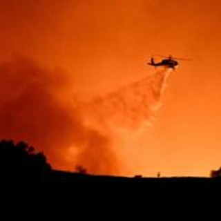 Los Angeles, incendio Palisades si allarga: ordine di evacuazione immediata