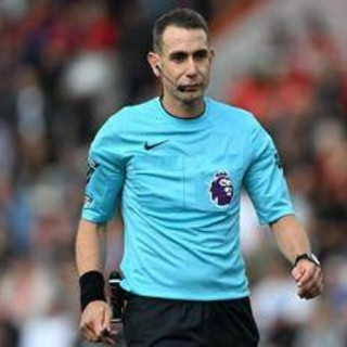 Premier League, arbitro fa coming out: &quot;Sono gay, ma ho preferito nascondermi&quot;