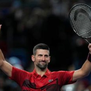 Djokovic batte Mensik e vola in semifinale a Shanghai. Ora affronterà Fritz