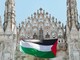 Nuovo blitz di Apuzzo, srotola bandiera palestinese sul Duomo di Milano