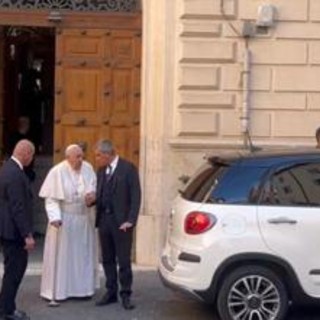 Papa Francesco in visita a casa di Emma Bonino