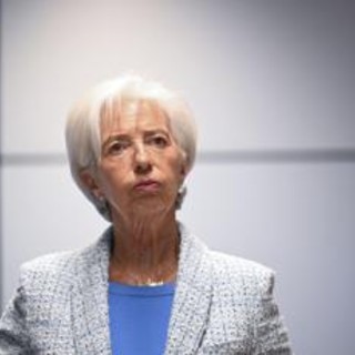 Lagarde: &quot;Critiche Italia? Bce indipendente, lontani da pressioni politiche&quot;