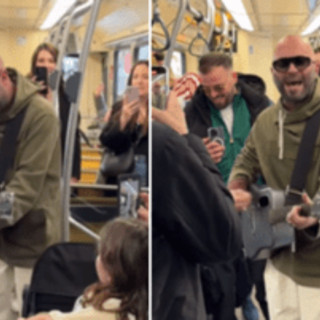 Giuliano Sangiorgi, live sul tram a Milano: &quot;Dove tutto è iniziato&quot;