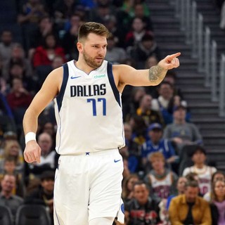 Super Doncic trascina Dallas, New York fa festa a Orlando