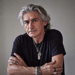 Ligabue torna nei teatri e annuncia Campovolo: &quot;Duettare con un rapper? No, io amo la melodia&quot;