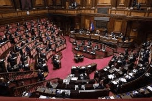 Elezione giudici Consulta, ancora lontano l'accordo: ipotesi sconvocazione seduta o scheda bianca